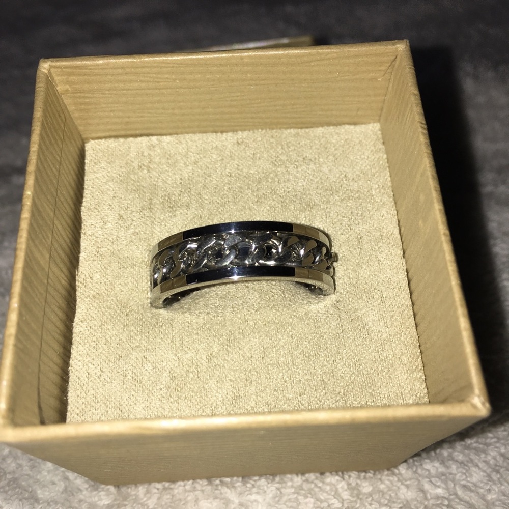 NWT*Mens silver chainlink spinner ring. (1 of 2) - Picture 6 of 8